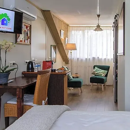Aan Het Park Bed & Breakfast