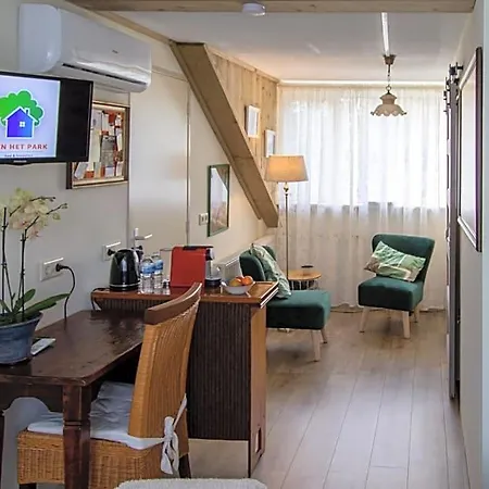 Bed & Breakfast Aan Het Park 3*