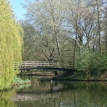 Bed and Breakfast Aan Het Park 3*